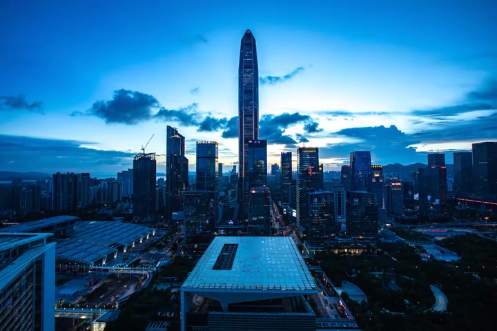 深圳城市福田区平安大厦晚霞日转夜