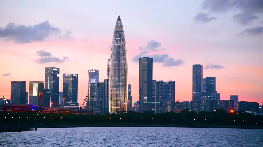 深圳湾公园远眺南山建筑群