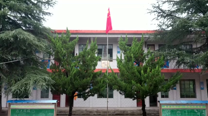 贫困山区学校支教.