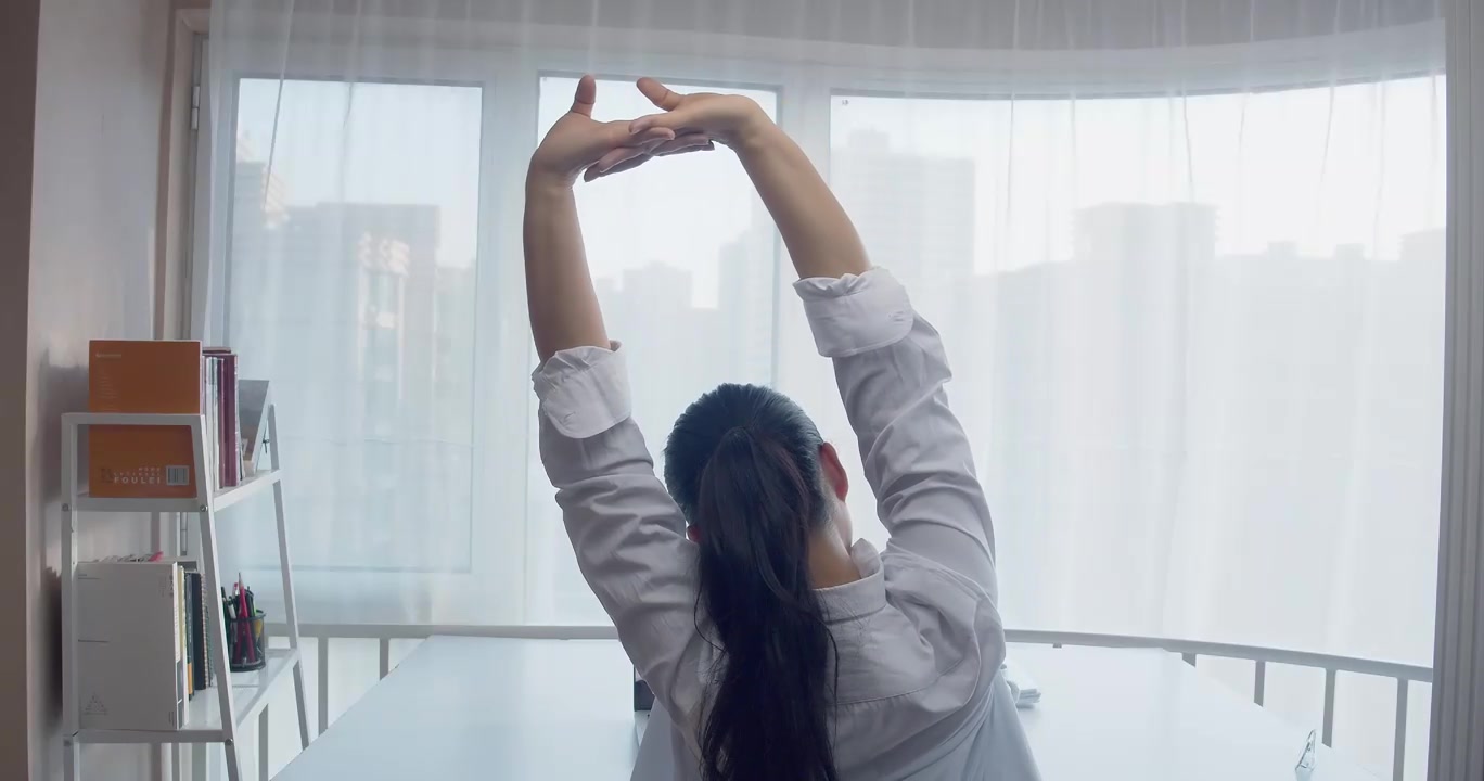 年轻人肩颈酸痛、颈椎病、亚健康.