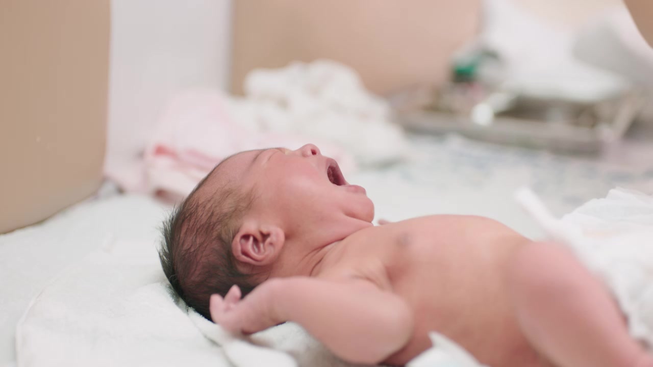 婴儿宝宝新生新生儿医院医生医疗健康生命.