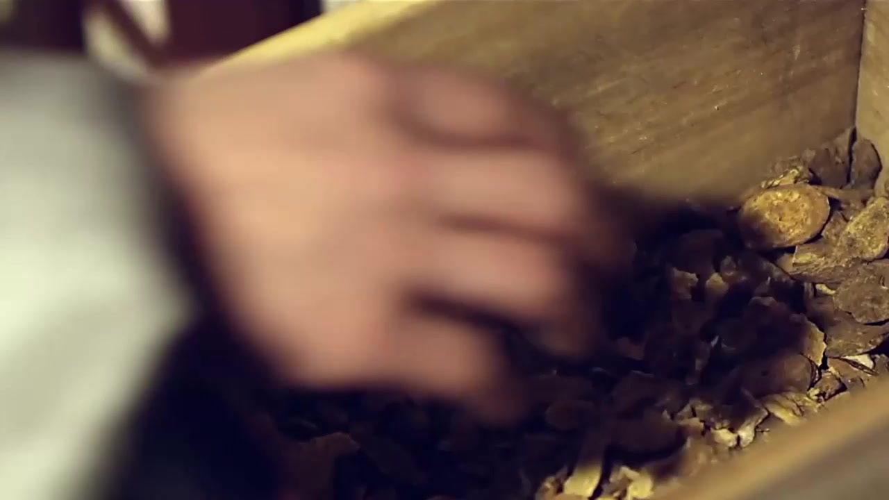 中医 中医药材房药材熬制