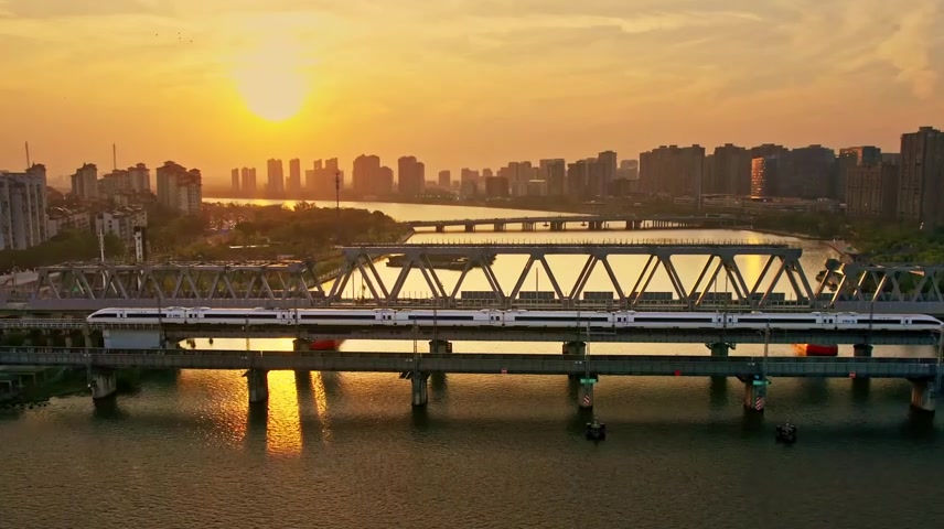 航拍宁波多角度华辰大桥地铁火车日落