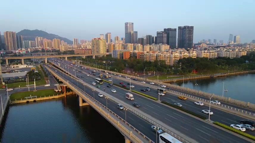 珠海香洲城市黄昏高架桥车水马龙