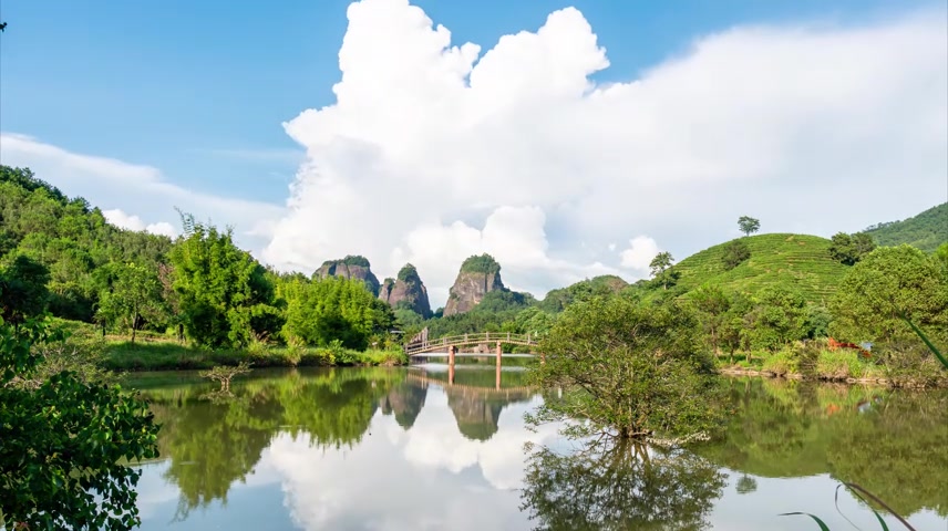 山里湖面延时视频