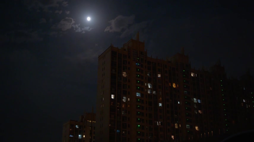 城市小区夜晚、小区路灯.