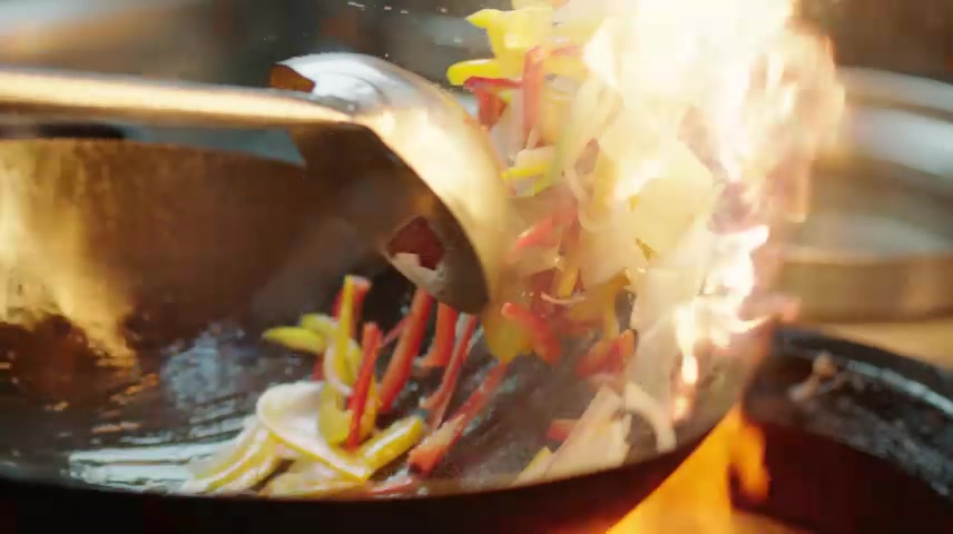 美食厨师炒菜厨房食材美食制作锅菜酒店爆炒.