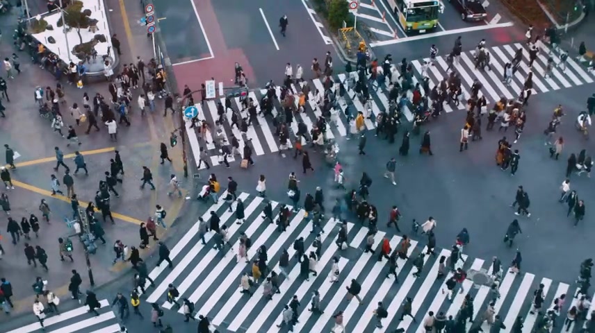 壮观人流人群加脚步特写.