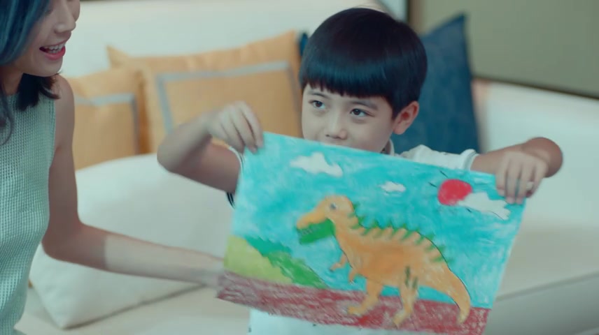 幸福一家共进晚餐