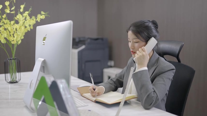 物业酒店服务打电话绿植快递前台